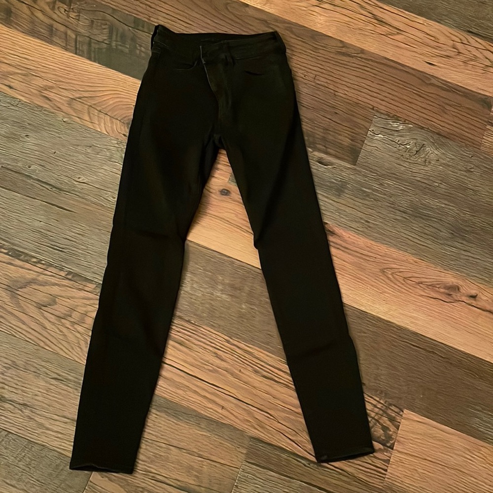 AE black high rise jegging. Size 4